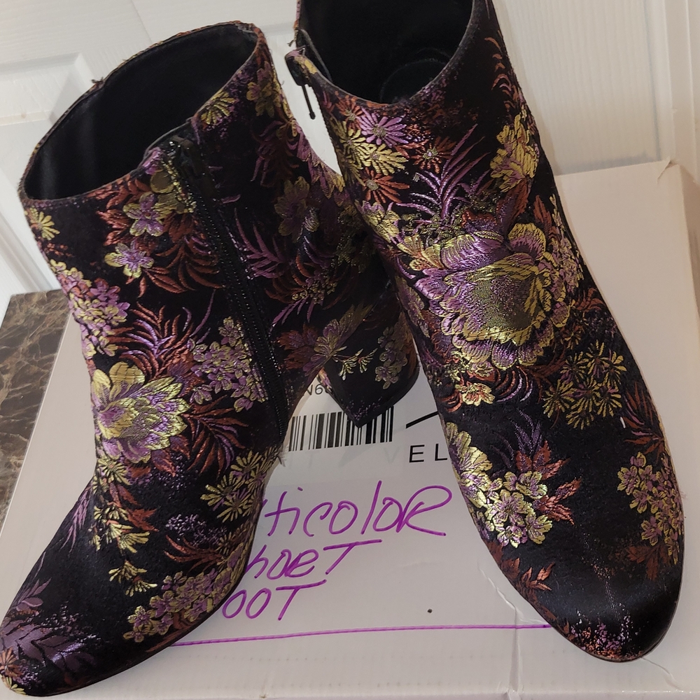 Elegant Floral Embroidered Ankle Boots